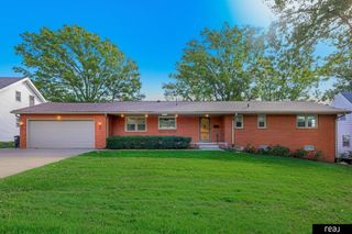 3715 S 49th Street, Omaha, NE 68106