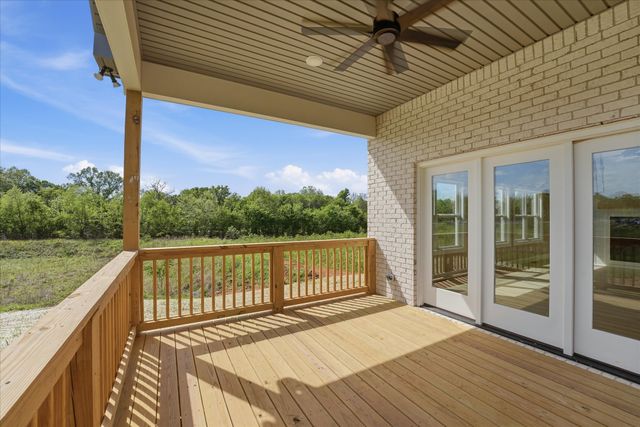 135 Stewarts Landing Dr, Mount Juliet, TN 37122
