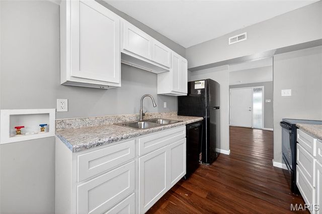 905 Saint Anthony Lane, Florissant, MO 63033