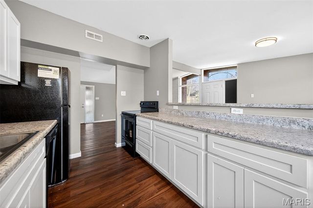 905 Saint Anthony Lane, Florissant, MO 63033