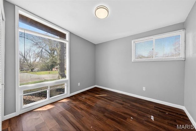 905 Saint Anthony Lane, Florissant, MO 63033