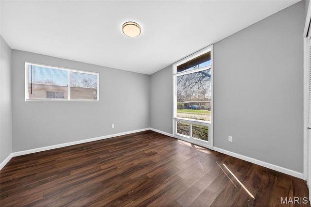 905 Saint Anthony Lane, Florissant, MO 63033