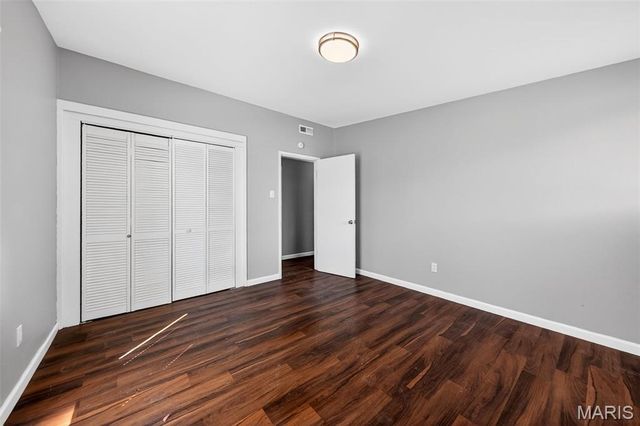 905 Saint Anthony Lane, Florissant, MO 63033