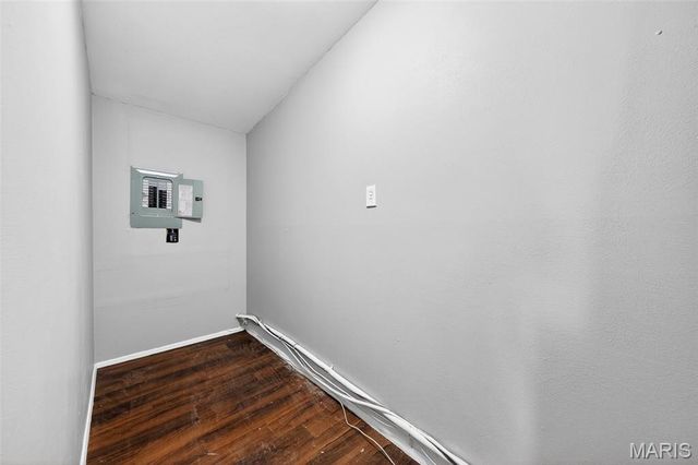 905 Saint Anthony Lane, Florissant, MO 63033