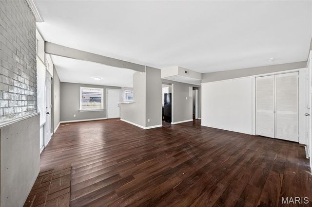 905 Saint Anthony Lane, Florissant, MO 63033