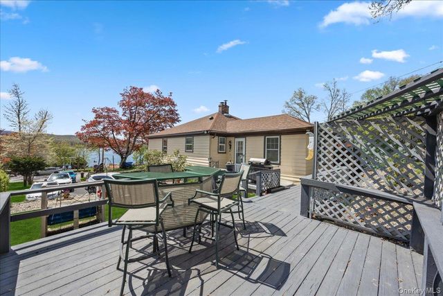 532 Shore Drive, New Windsor, NY 12553
