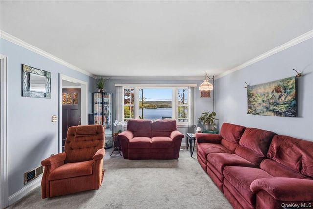 532 Shore Drive, New Windsor, NY 12553