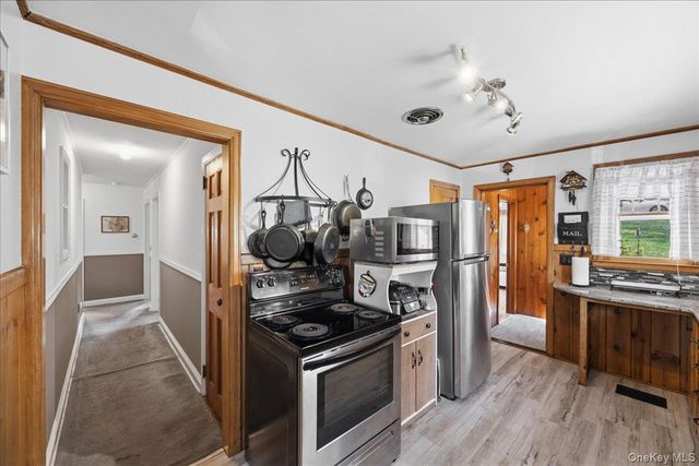 532 Shore Drive, New Windsor, NY 12553