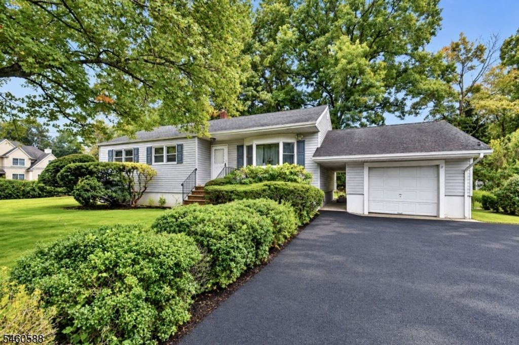 17 Moosepac Ln, Jefferson Twp., NJ 07438 — exterior