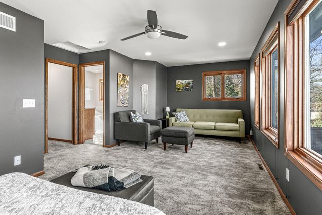 455 S Owasso Boulevard W, Roseville, MN 55113