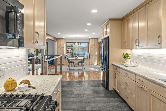 455 S Owasso Boulevard W, Roseville, MN 55113