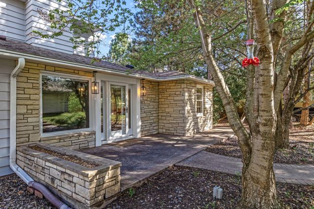 455 S Owasso Boulevard W, Roseville, MN 55113
