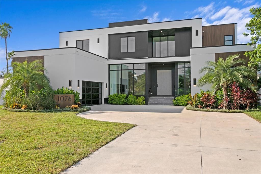 1076 SNELL ISLE BOULEVARD NE, St Petersburg, FL 33704