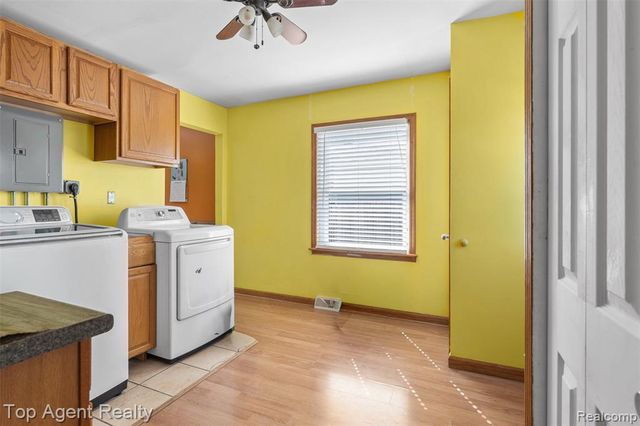 25673 Ford Street, Roseville, MI 48066