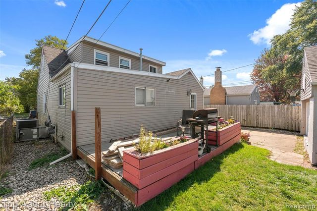 25673 Ford Street, Roseville, MI 48066