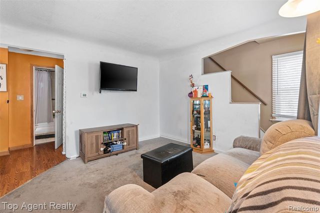 25673 Ford Street, Roseville, MI 48066