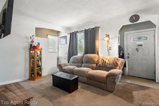 25673 Ford Street, Roseville, MI 48066