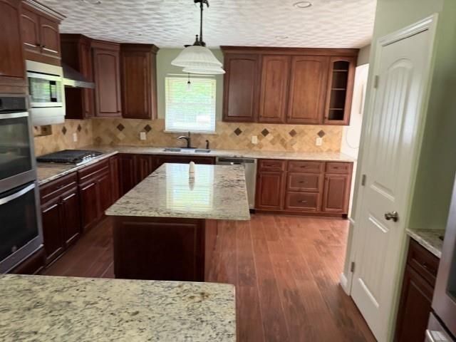 167 Linnwood Drive, Woodbranch, TX 77357