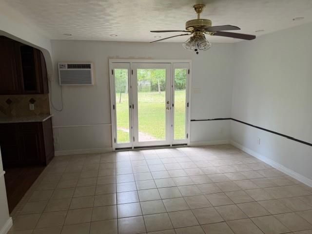 167 Linnwood Drive, Woodbranch, TX 77357