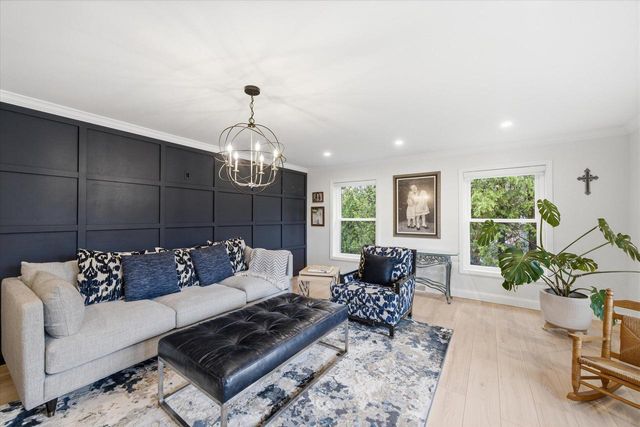 10270 Range Line COURT, Mequon, WI 53092