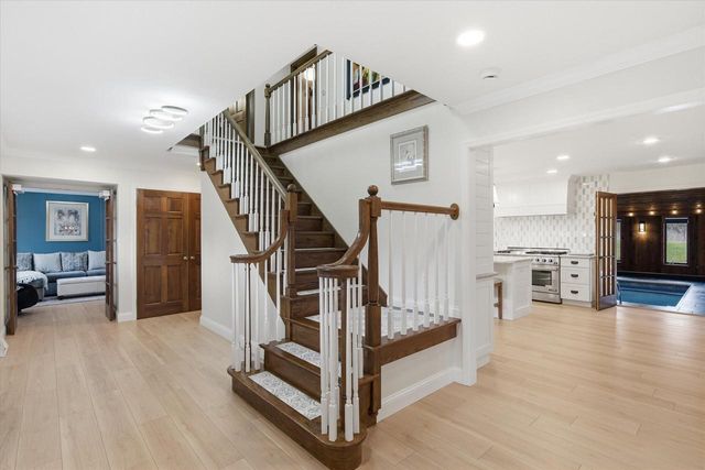 10270 Range Line COURT, Mequon, WI 53092