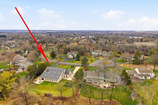 10270 Range Line COURT, Mequon, WI 53092