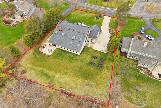 10270 Range Line COURT, Mequon, WI 53092