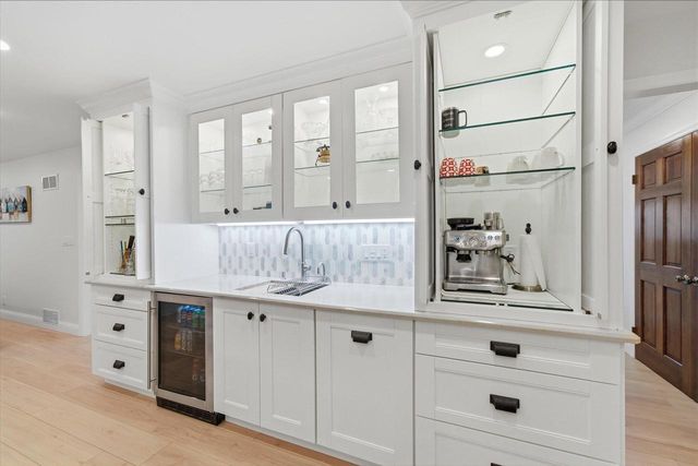 10270 Range Line COURT, Mequon, WI 53092