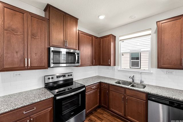 4873 Park Glen, Marion, TX 78124