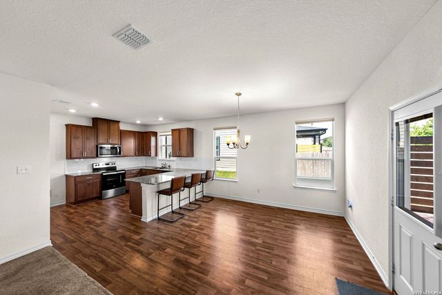 4873 Park Glen, Marion, TX 78124