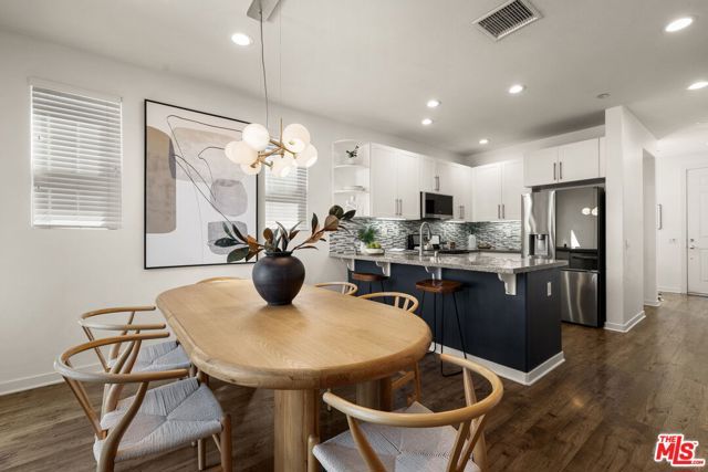 5816 W 85th Place, Los Angeles, CA 90045