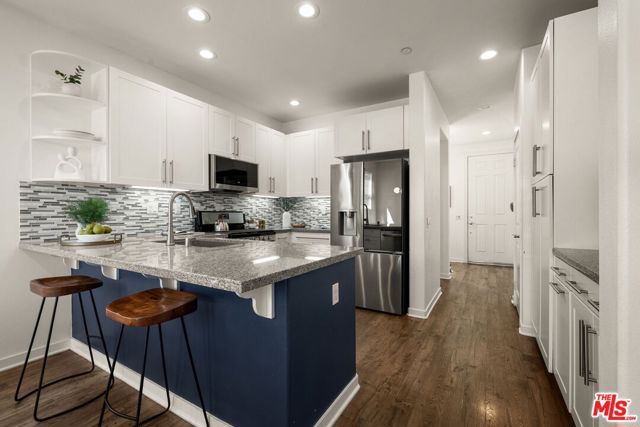 5816 W 85th Place, Los Angeles, CA 90045