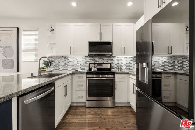 5816 W 85th Place, Los Angeles, CA 90045