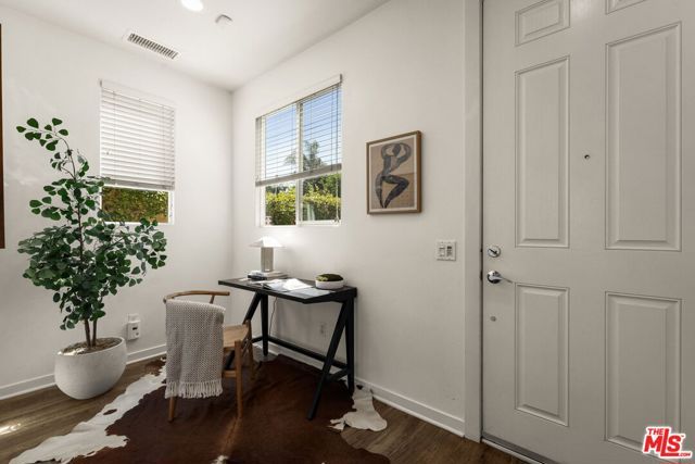 5816 W 85th Place, Los Angeles, CA 90045