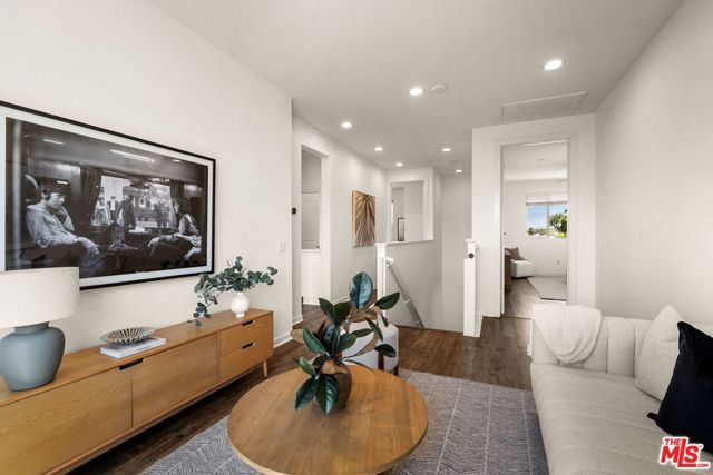 5816 W 85th Place, Los Angeles, CA 90045