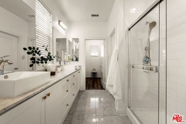 5816 W 85th Place, Los Angeles, CA 90045