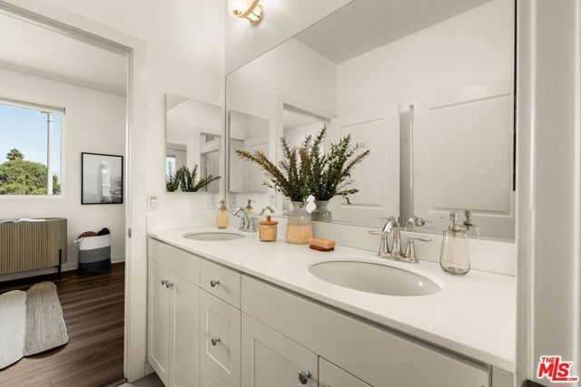 5816 W 85th Place, Los Angeles, CA 90045