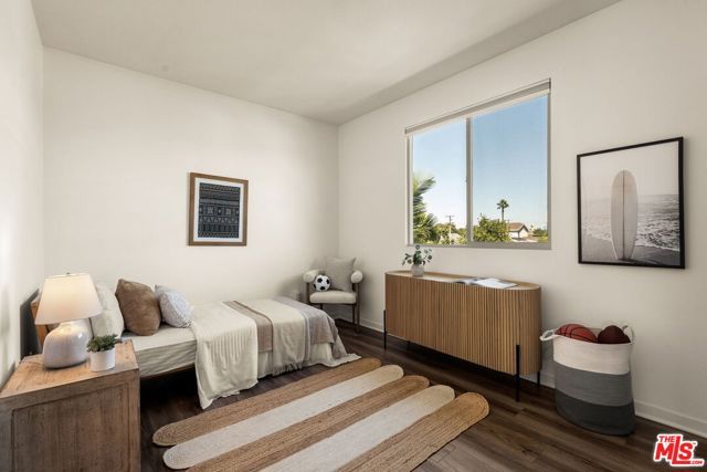 5816 W 85th Place, Los Angeles, CA 90045