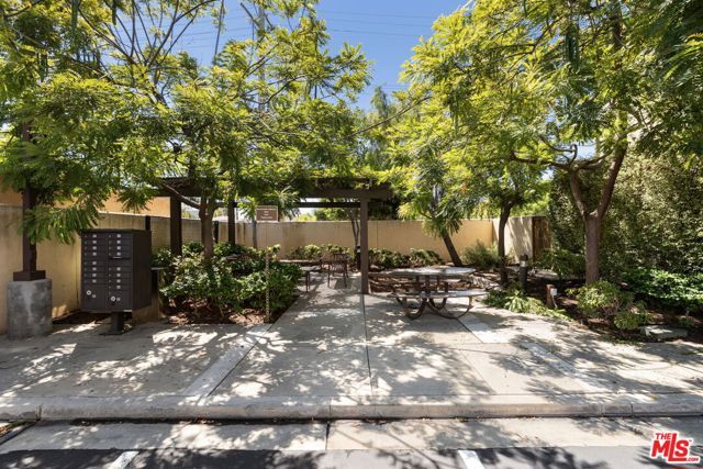 5816 W 85th Place, Los Angeles, CA 90045