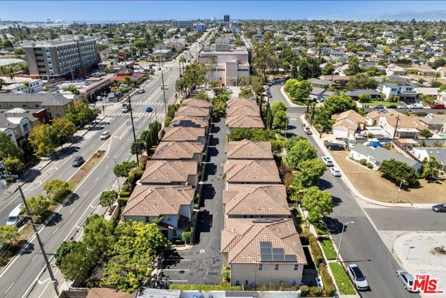 5816 W 85th Place, Los Angeles, CA 90045