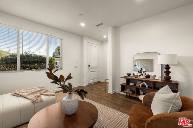 5816 W 85th Place, Los Angeles, CA 90045