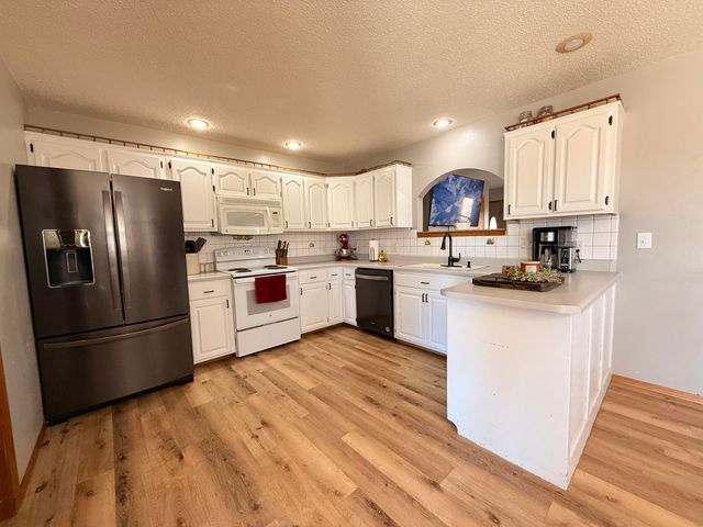 8948 Sunny Slope Lane, Mountain Grove, MO 65711