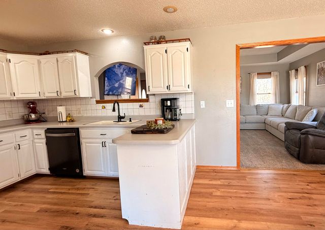 8948 Sunny Slope Lane, Mountain Grove, MO 65711