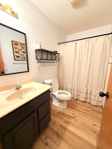 8948 Sunny Slope Lane, Mountain Grove, MO 65711