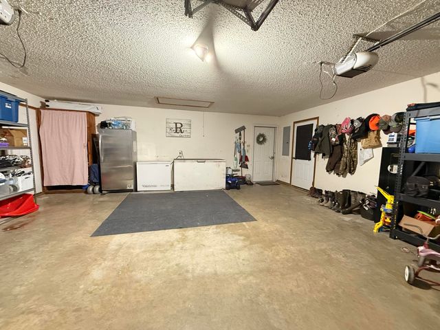 8948 Sunny Slope Lane, Mountain Grove, MO 65711