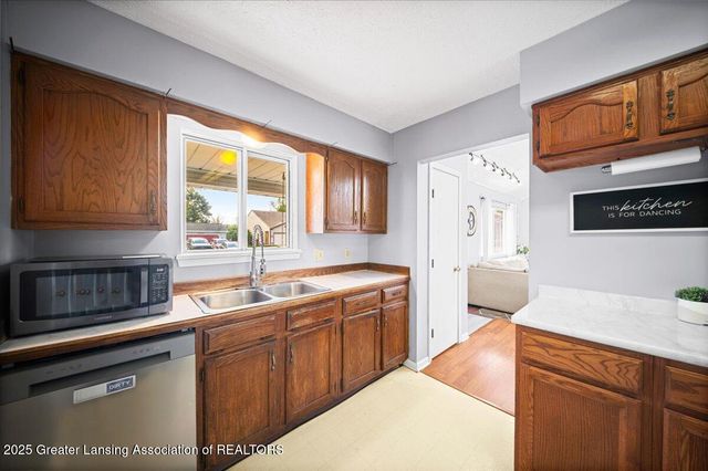 4600 Glenberry Drive, Holt, MI 48842