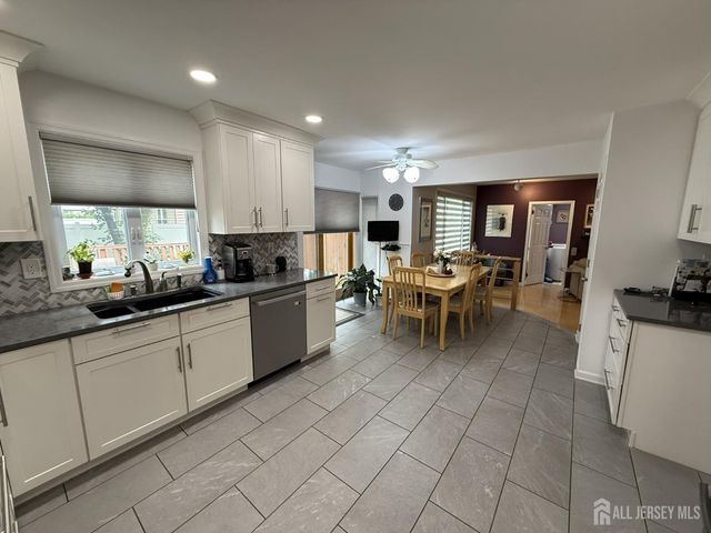 86 Tall Oaks Drive, East Brunswick, NJ 08816