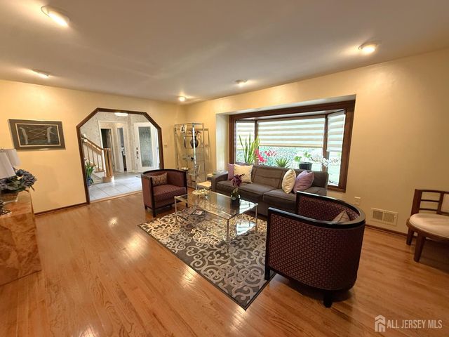 86 Tall Oaks Drive, East Brunswick, NJ 08816