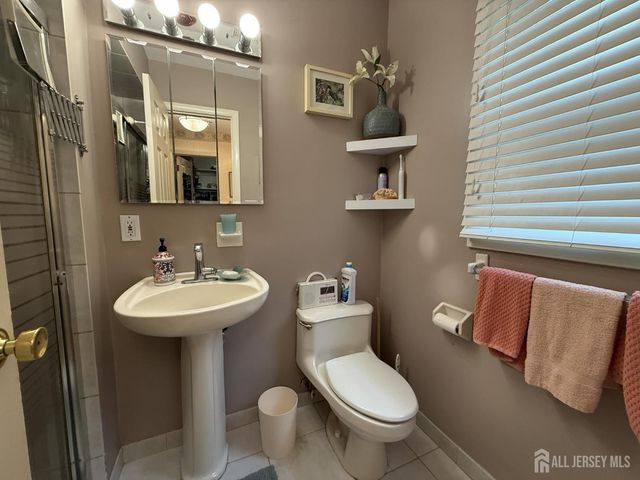 86 Tall Oaks Drive, East Brunswick, NJ 08816