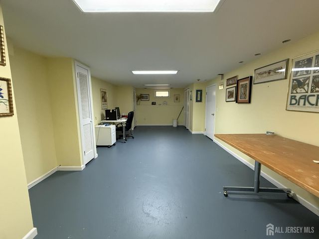 86 Tall Oaks Drive, East Brunswick, NJ 08816